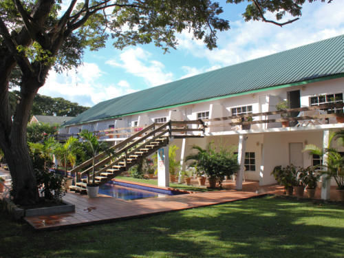 Summerland Suites Bon Accord Village Екстериор снимка